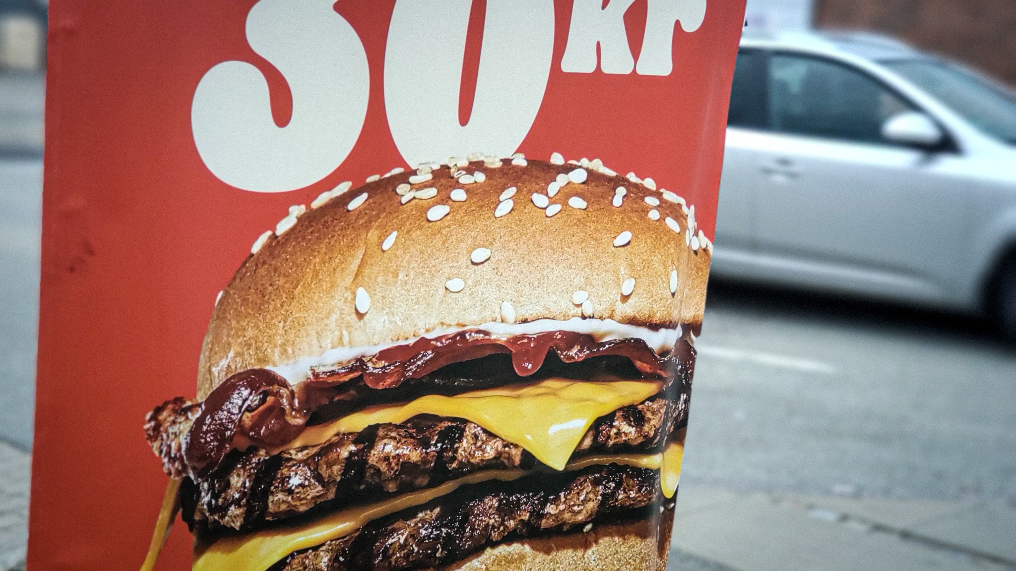 Reklame for en burger til 30 kr